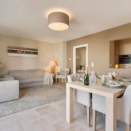 Fantastic Sunny And Modern Apartment Nearby The Beach In Knokke-Heist